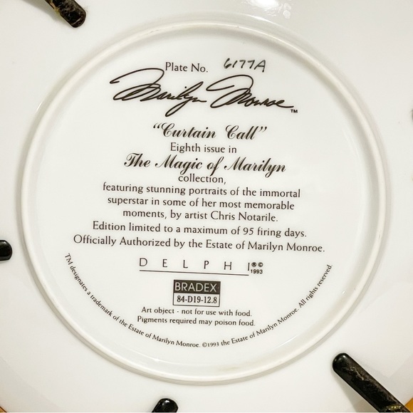 Marilyn Monroe "Curtain Call" Delphi Collector Plate‎ Wooden - Picture 3 of 3